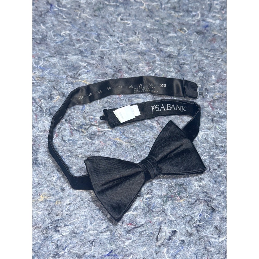 Jos. A. Bank Mens Black 100% Silk Adjustable Pre-Tied Bow Tie 14.5-20 Neck